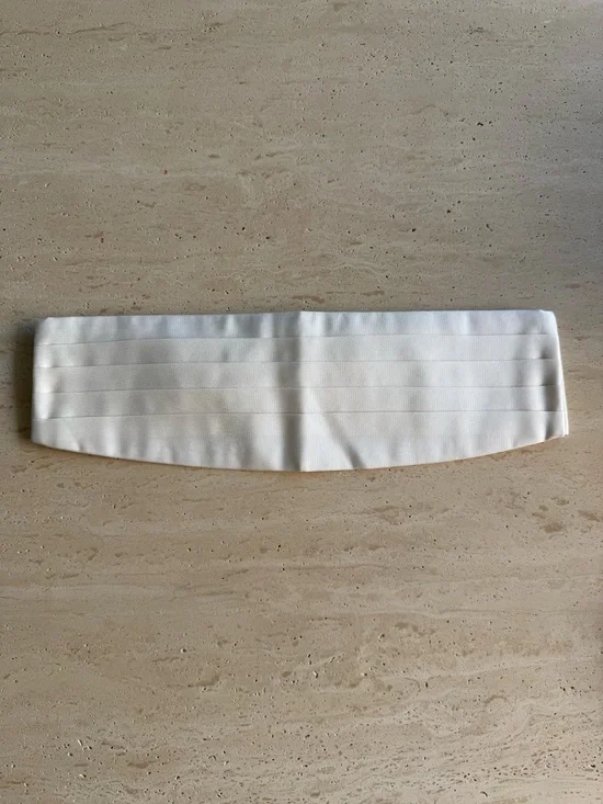 NWT GUCCI SiILK WHITE CUMMERBUND ADJUSTABLE Sz: M - Picture 2 of 13